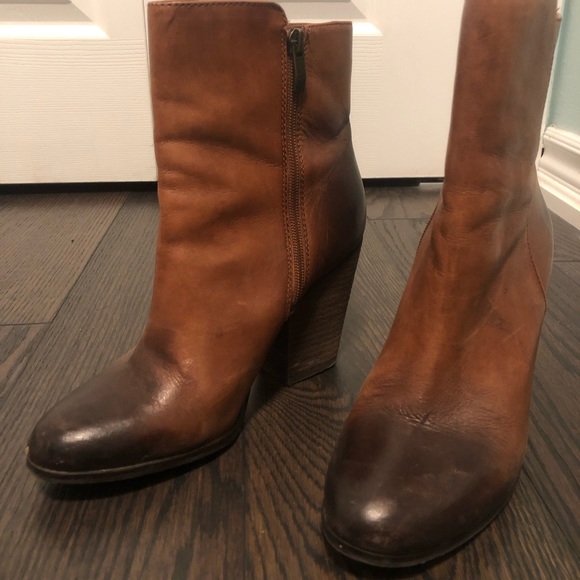 VINCE CAMUTO Booties- Ombre Distressed - Picture 5 of 6